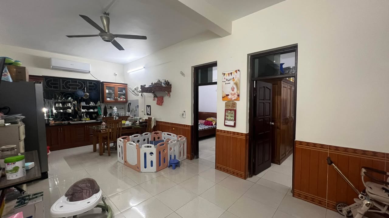 Căn hộ 212 HVKT QS Đông Ngạc 100m² giá chỉ 3 tỷ - Dân trí cao, dịch vụ miễn phí!