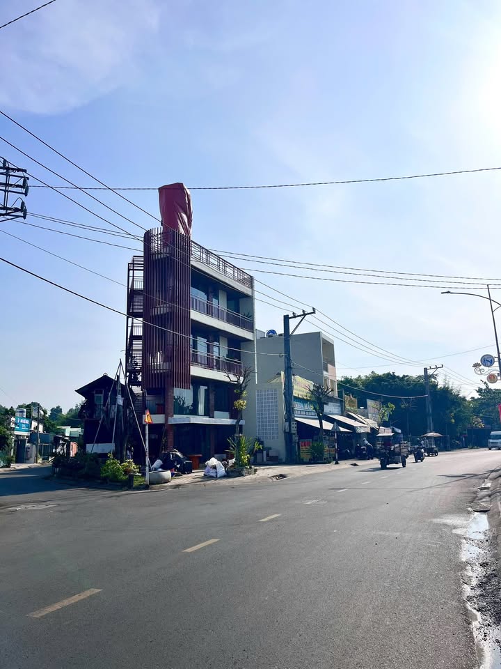 Cho thuê mặt bằng lô góc tại Thủ Dầu Một 200m² - Đối diện Đại học Thủ Dầu Một, thiết kế hiện đại!