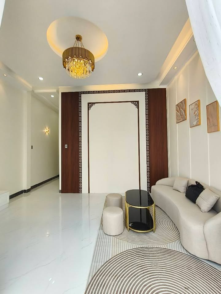 Nhà Đẹp Hiện Đại Phường Hoà Thành Tây Ninh 122m² giá 1.75 tỷ - Hướng Tây, Sẵn Sàng Vào Ở!