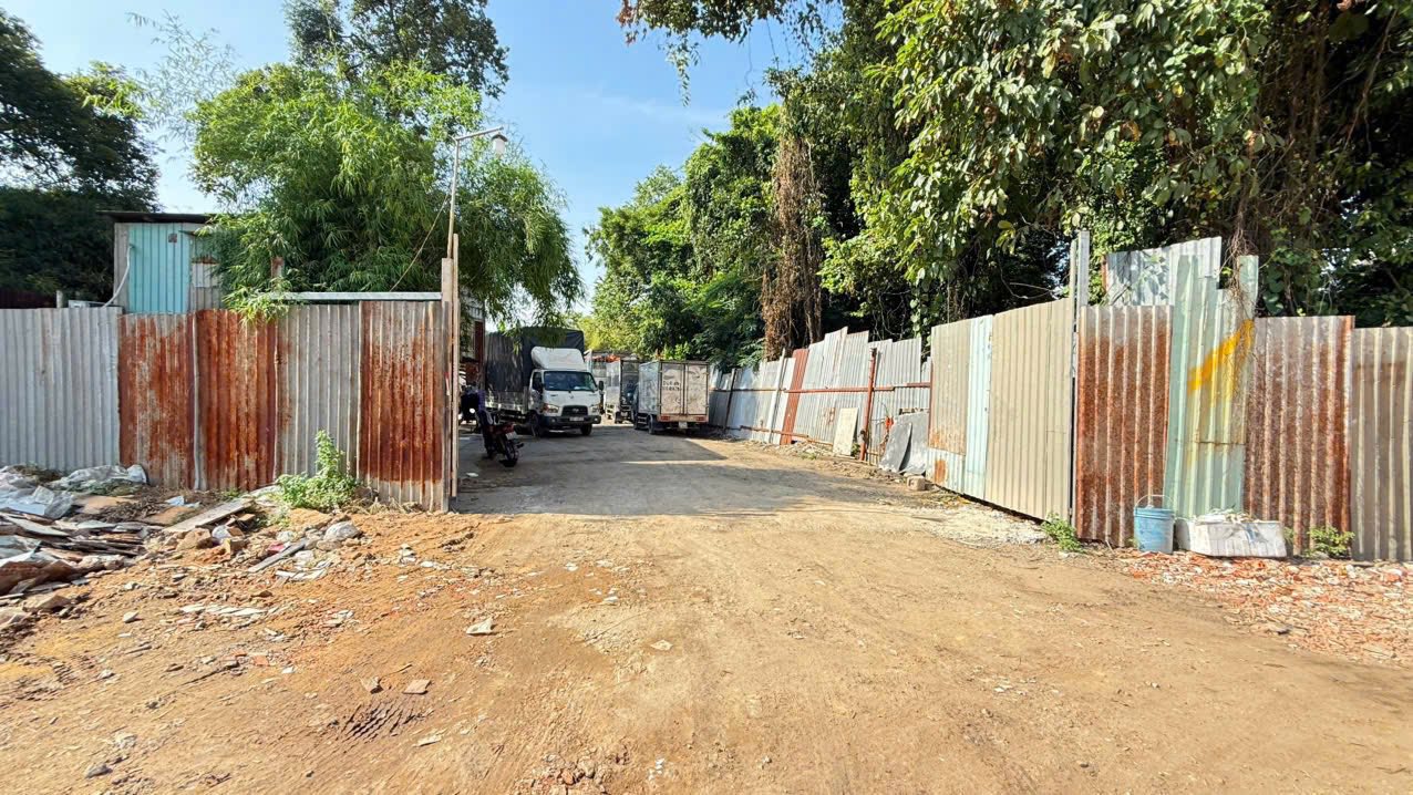 Đất nền phường Đông Hòa, TP Dĩ An 180.5m² giá 4.5 tỷ - Sổ hồng riêng, thuận tiện di chuyển!