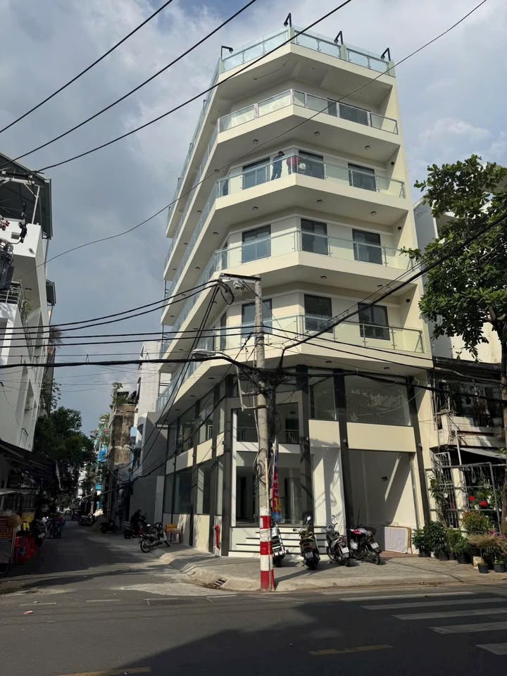 Cho thuê toà nhà mặt tiền Bàu Cát, Tân Bình 133m² giá 160 triệu - Thích hợp cho kinh doanh!