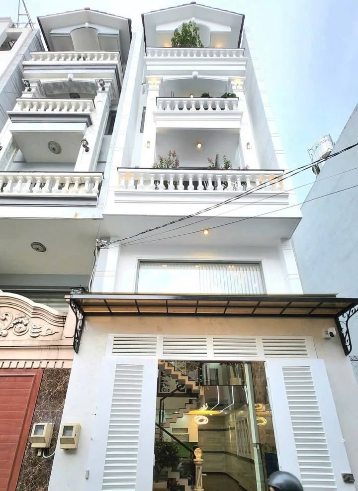 Nhà phố Gò Vấp 50m² giá 6.99 tỷ - Nhà mới đẹp, full nội thất cao cấp!