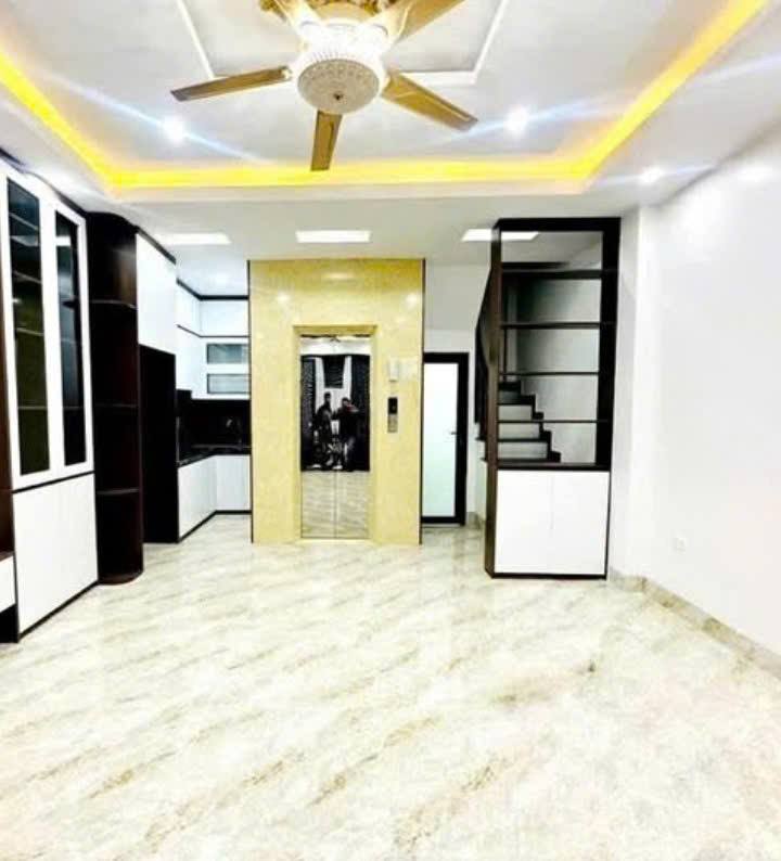 Nhà phố Thượng Cát 36m² giá 5 tỷ - Lô góc, tiện ích đầy đủ!