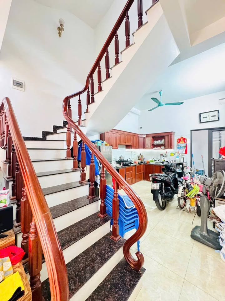 Nhà riêng Đằng Hải 51m² giá 3.35 tỷ - Hướng Đông, sẵn sàng vào ở!