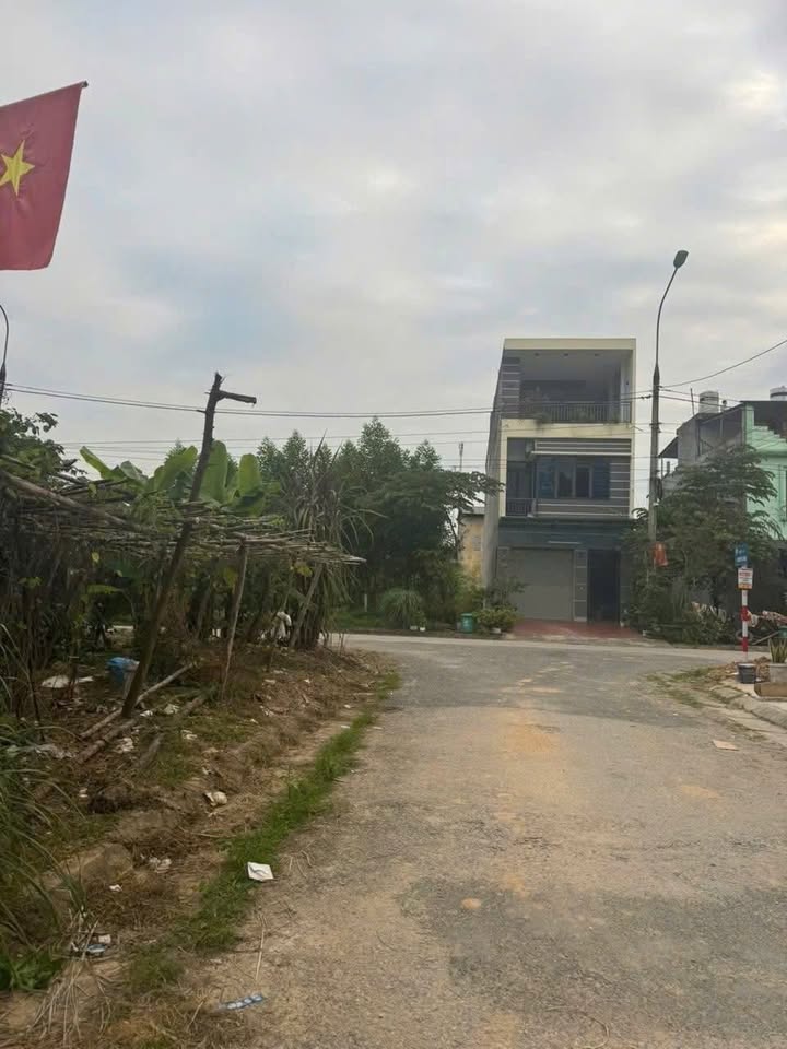 Đất chính chủ Ỷ La, Tuyên Quang 120m² giá 3.3 tỷ - Đầu tư sinh lời hấp dẫn!