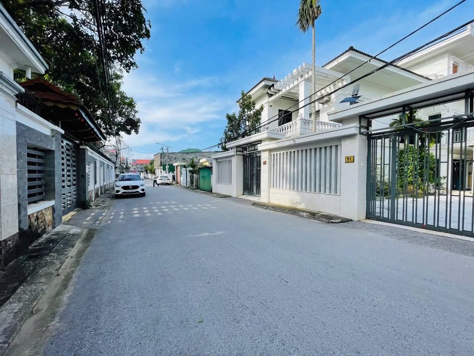 Lô góc Kinh Doanh mặt đường Phạm Ngọc Thạch, Vinh 100m² giá 5.6 tỷ - Cơ hội đầu tư tuyệt vời!