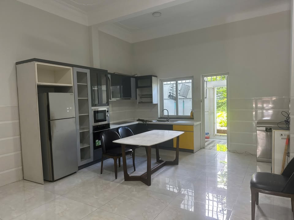 Nhà mặt tiền đường NE8, Bến Cát 150m² giá 15 triệu - Cho thuê ngay!