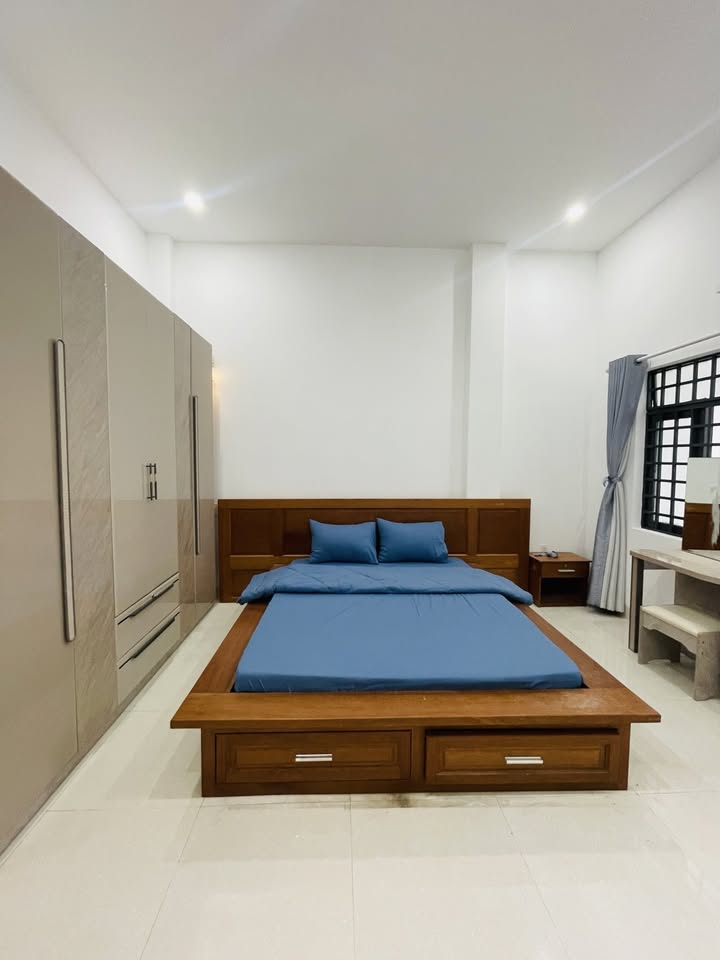 Nhà 3 tầng Hòa Khánh 90m² giá 8.15 tỷ - Full nội thất chuẩn châu Âu!