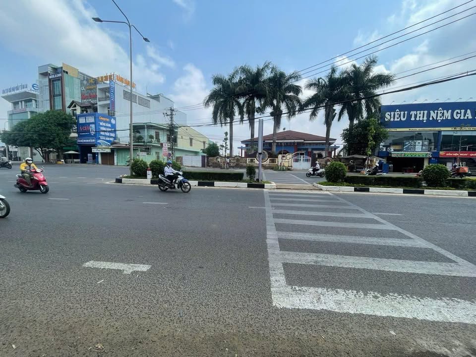 Đất nền mặt tiền Nguyễn Tất Thành, Pleiku 80m² - Vị trí đắc địa, kinh doanh sinh lời!