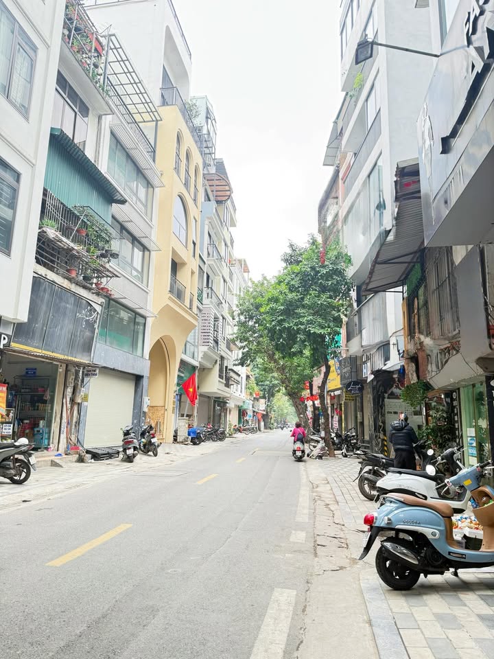 Nhà mặt phố Yên Phụ, Tây Hồ 65m² giá 29.99 tỷ - Đầu tư sinh lời cao!