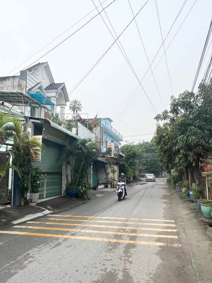 Nhà mặt tiền kinh doanh Tân Uyên 75m² giá 2 tỷ - Đầu tư sinh lời ngay!