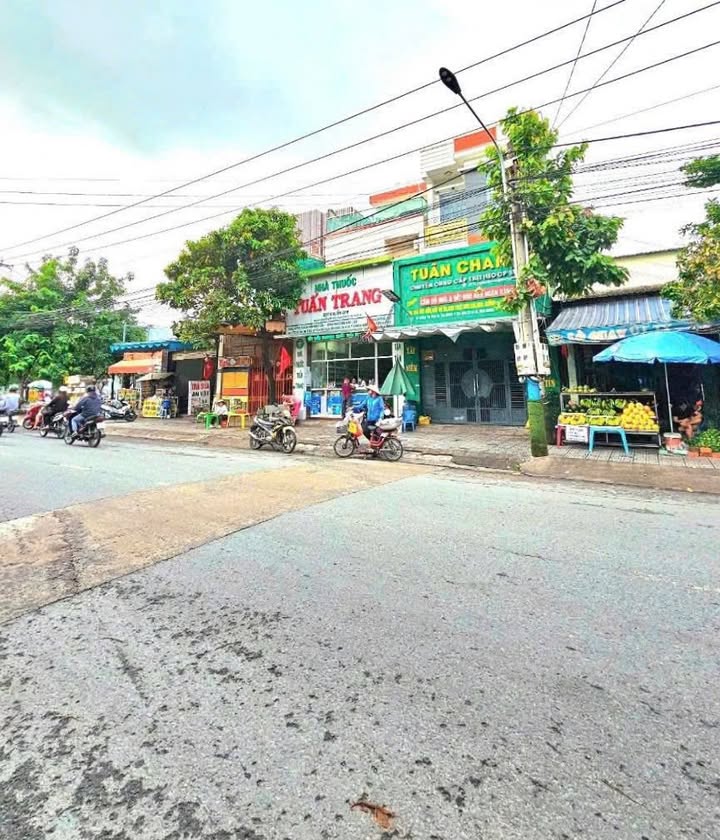 Nhà mặt tiền Huỳnh Thị Tươi, Dĩ An 125m² giá 9.5 tỷ - Kinh doanh sinh lời ngay!