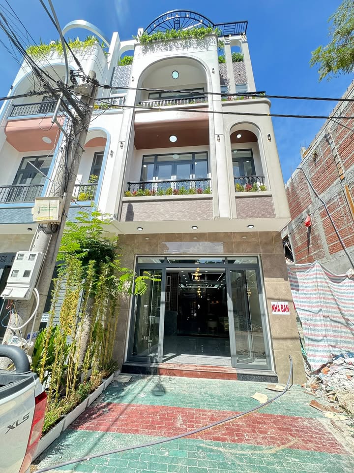 Nhà phố 3 tầng tại KDC Đại Ngàn, Thuận An, 117m² giá 6.99 tỷ - Sẵn sàng ở ngay!