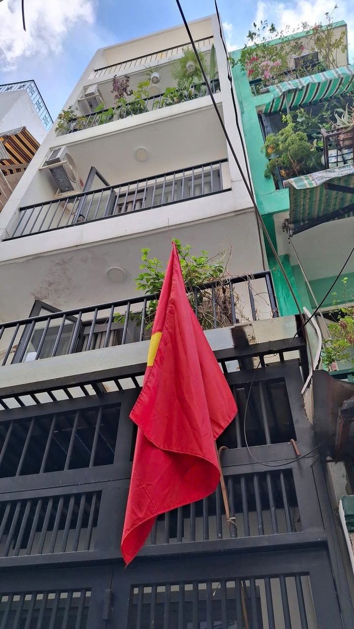 Nhà 5 tầng Trần Khánh Dư, Quận 1 - 52m² giá 8 tỷ - Dòng tiền ổn định 42 triệu/tháng!