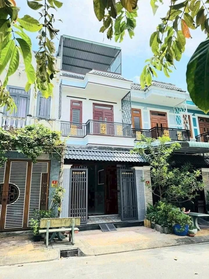 Nhà lầu trệt 3 phòng ngủ tại Tân Phước Khánh, 64m² giá 3.2 tỷ - Sổ hồng chính chủ!