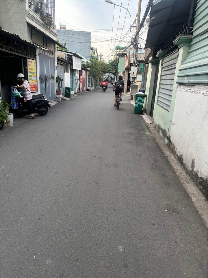 Nhà cấp 4 hẻm xe hơi thông đường 109, Thủ Đức 56.9m² giá 6 tỷ - Cơ hội đầu tư hấp dẫn!