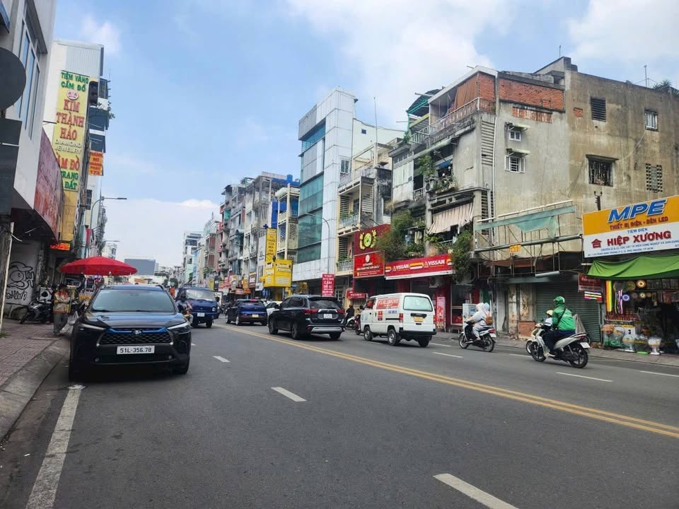 Nhà mặt tiền kinh doanh Phan Đình Phùng, Phú Nhuận 50m² giá 11.5 tỷ - Đầu tư sinh lời tuyệt vời!