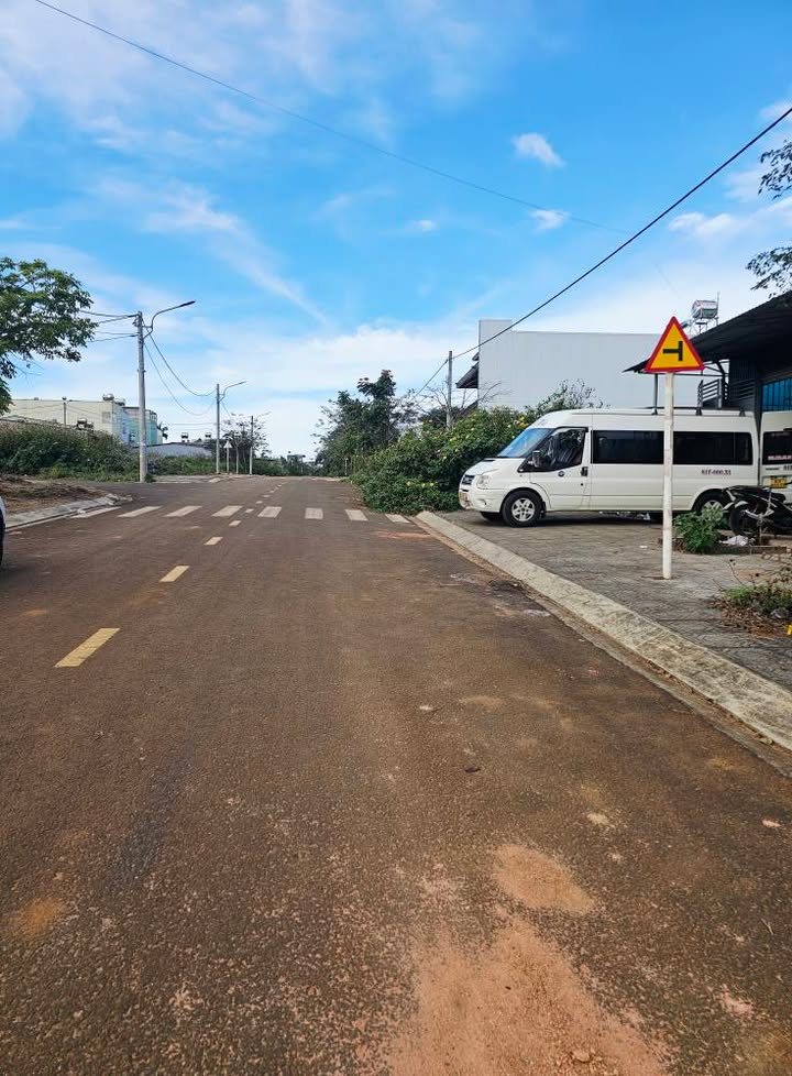 Nhà riêng mặt tiền đường Cô Bắc, Pleiku 130m² giá 1.6 tỷ - Sổ hồng chính chủ!