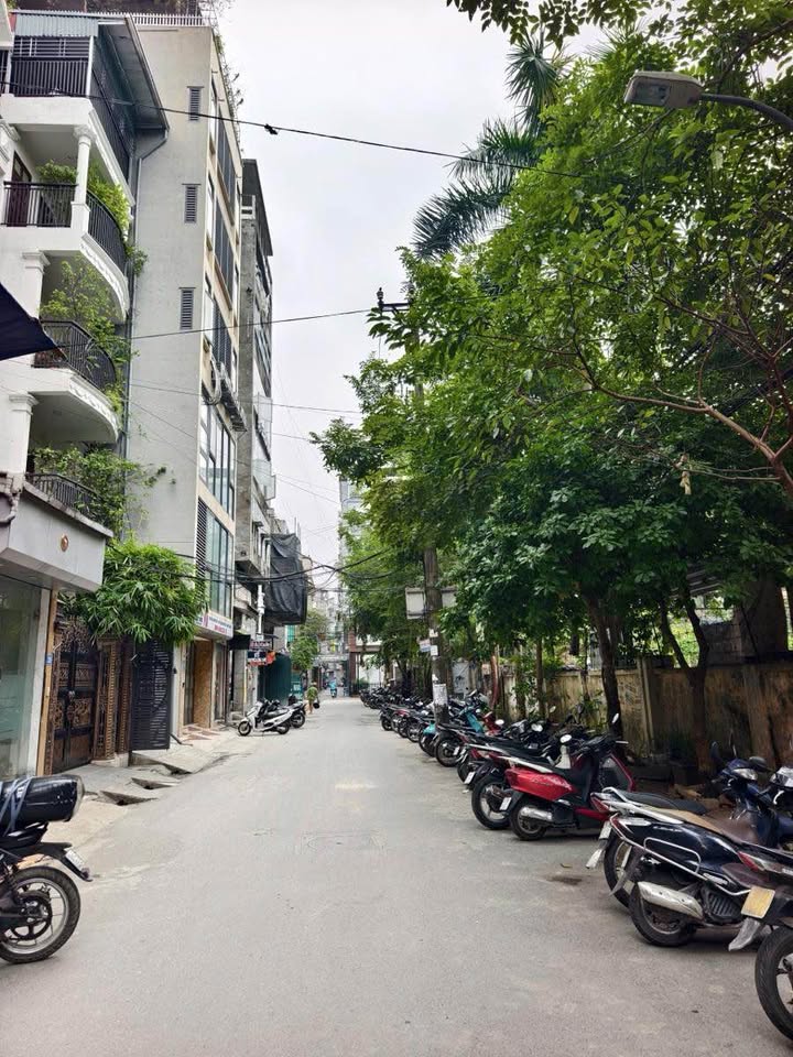 Căn hộ Tập Thể Văn Phòng Phẩm Hồng Hà Hai Bà Trưng 16m² giá 2.75 tỷ - Đẹp như chung cư!