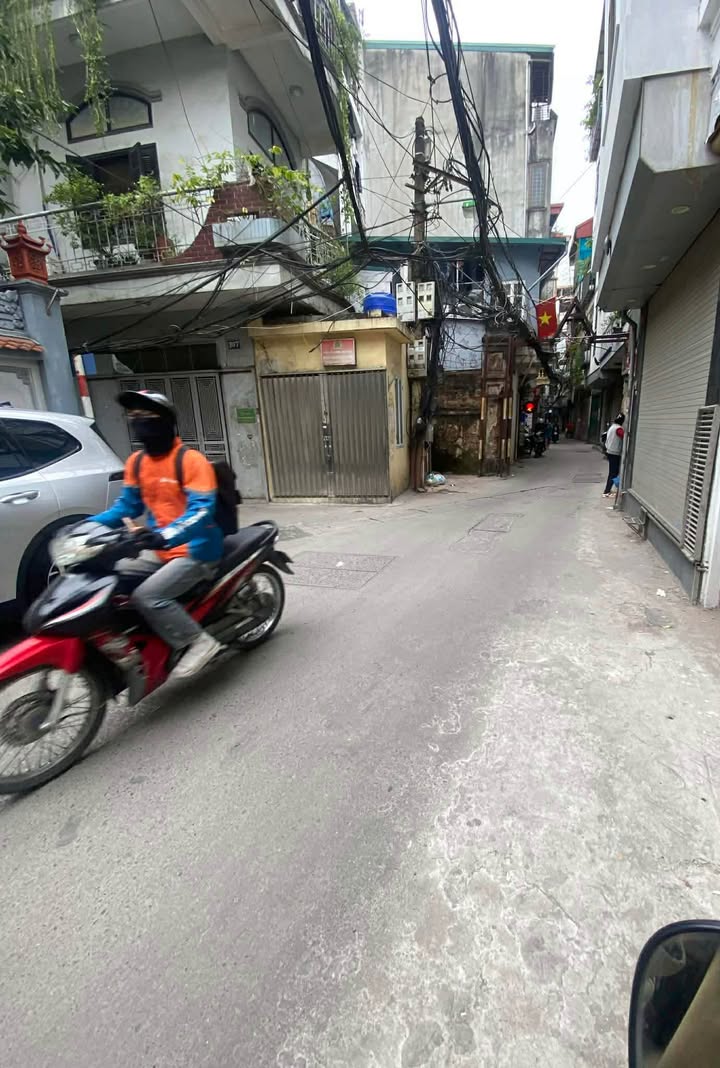 Nhà riêng Ngõ Quỳnh, Thanh Nhàn 32m² giá 8.8 tỷ - Ô tô đỗ cửa, sổ đỏ chính chủ!