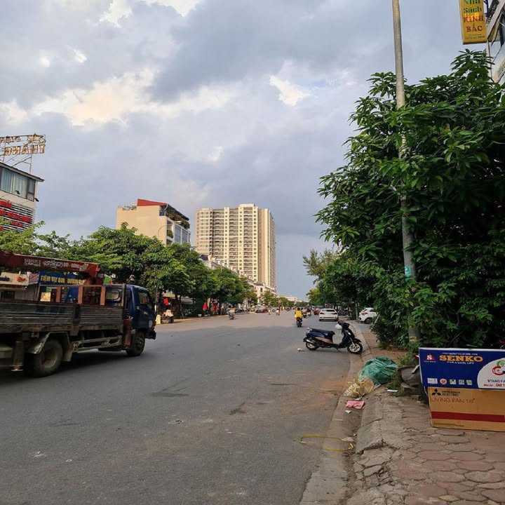 Đất nền Khu phố Thành Trung 54.6m² giá 9 tỷ - Kinh doanh sầm uất tại Trâu Quỳ!