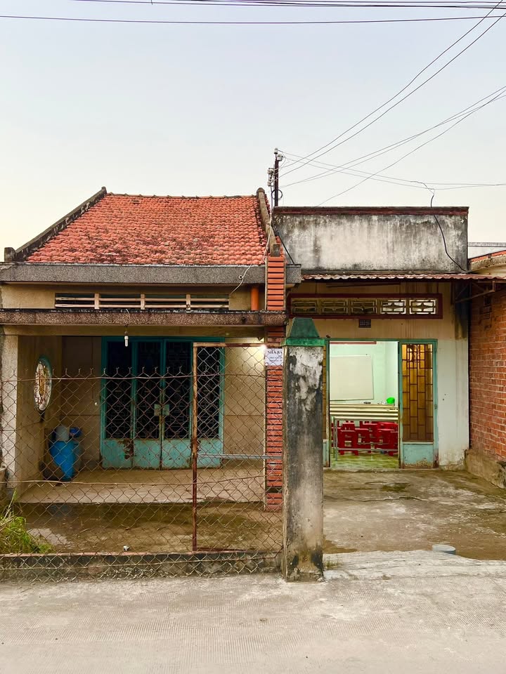 Nhà cũ tại Hậu Nghĩa, Đức Hòa 141m² giá 3.1 tỷ - An ninh tốt, gần chợ!