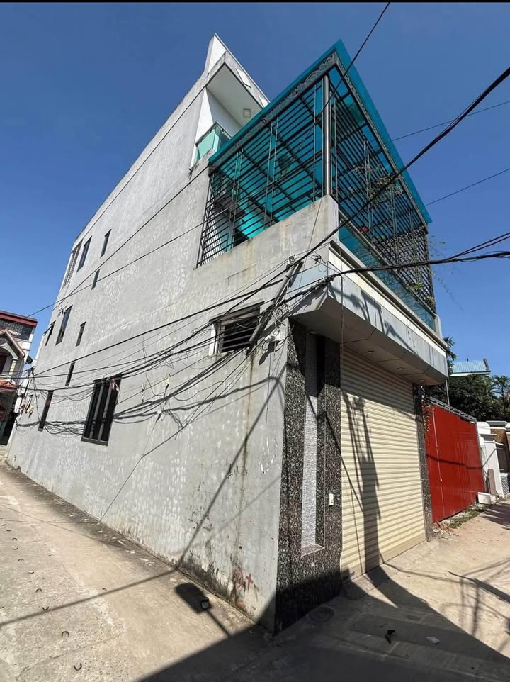 Nhà 3 tầng tại phố Yên Tiền Phong, Mê Linh - Bán gấp chính chủ!