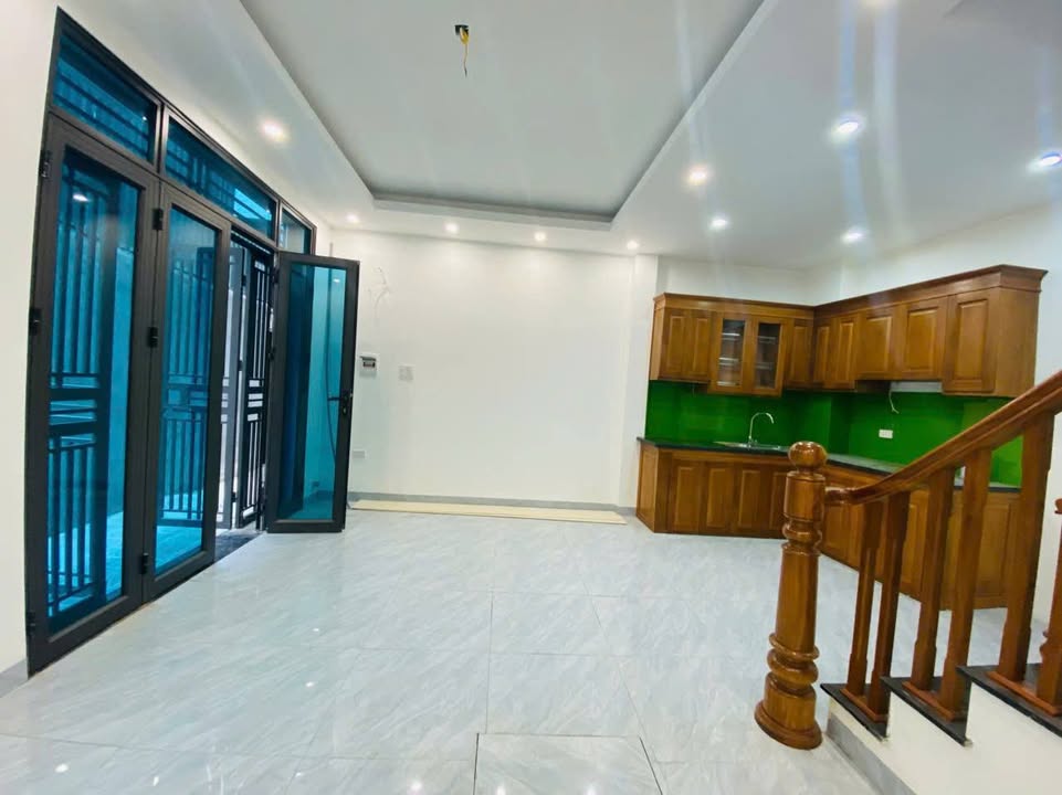 Nhà 5 tầng tại Phú Lương, Hà Đông 42m² giá 5 tỷ - Thiết kế hiện đại, gần chợ