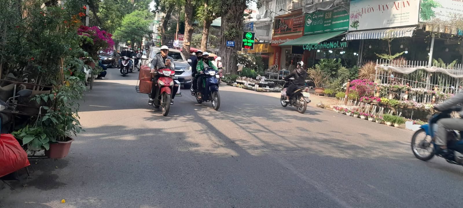 Nhà mặt phố Nghĩa Tân Cầu Giấy 38m² giá 17 tỷ - Kinh doanh sầm uất, ô tô vào tận nơi!