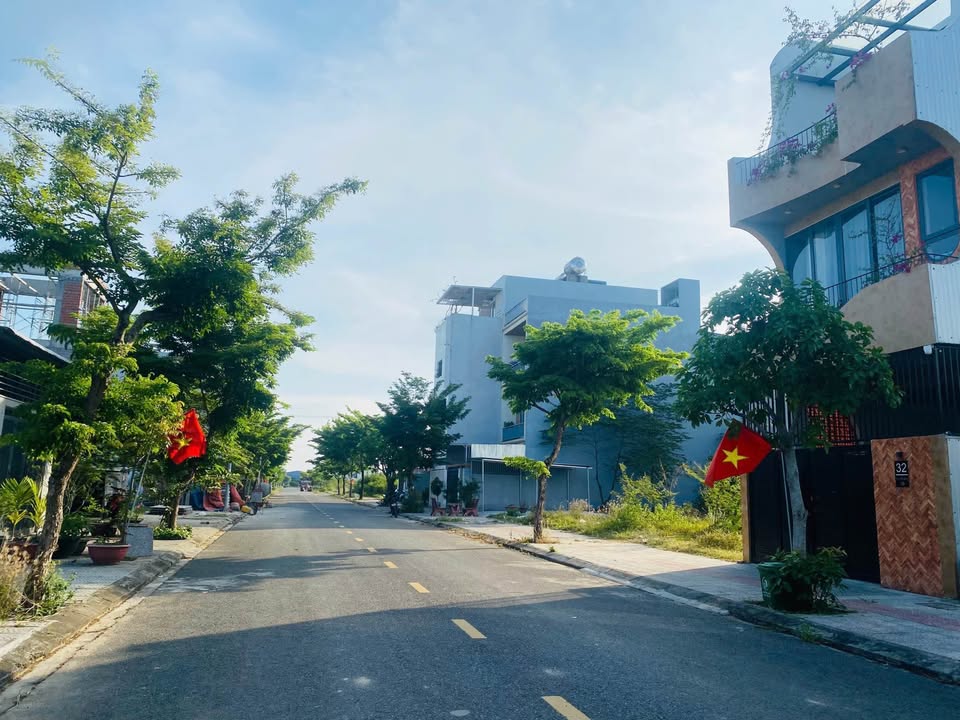 Đất nền Hòa Quý Đà Nẵng 110m² giá 5.5 tỷ - Lô đất sạch đẹp, sổ đỏ chính chủ!