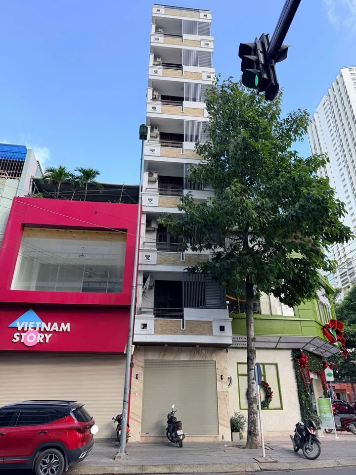 Cho thuê nhà nguyên căn 9 tầng đường Hoàng Hoa Thám, Nha Trang 73m² - Vị trí đắc địa, gần biển!