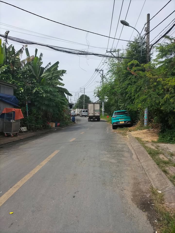 Đất thổ cư Hóc Môn 324m² giá 9 tỷ - Lô góc 3 mặt tiền đường