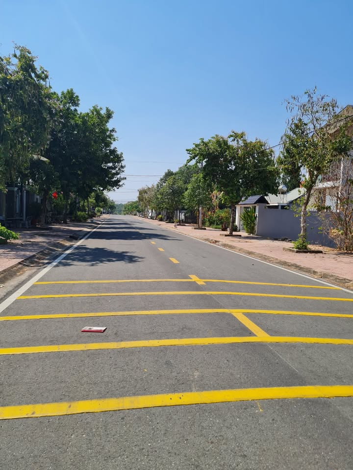 Đất thổ cư TDC Tân Phú 171m² giá 2.45 tỷ - Gần quảng trường thuận tiện!