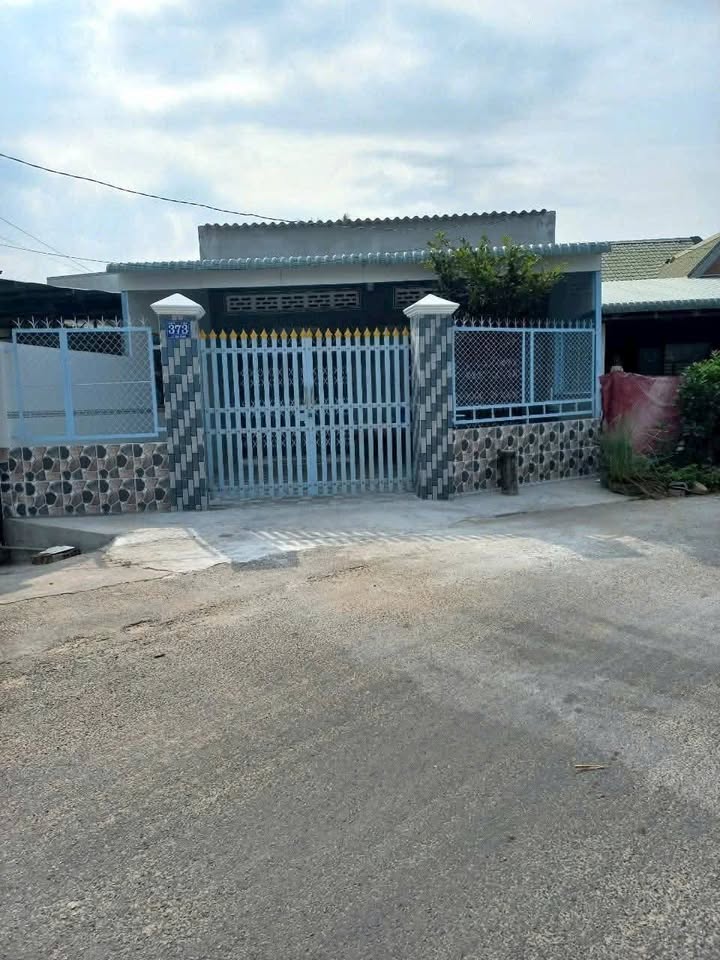 Nhà phố Tân An, Long An 221m² giá 930 triệu - Chính chủ bán gấp!