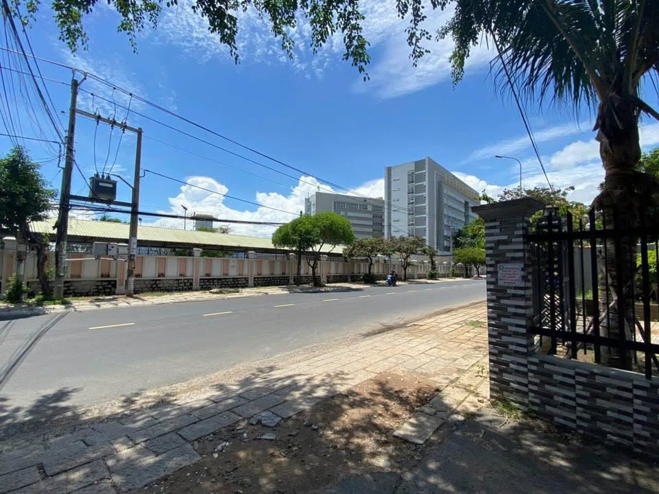 Đất 2 mặt tiền phường Long Toàn, Bà Rịa - 165m² giá chỉ 3.5 tỷ!