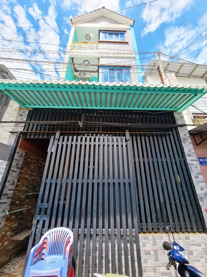 Nhà 3 Tầng Hẻm 180 Cách Mạng Tháng 8, Cần Thơ - Giá 2.83 Tỷ, Thương Lượng