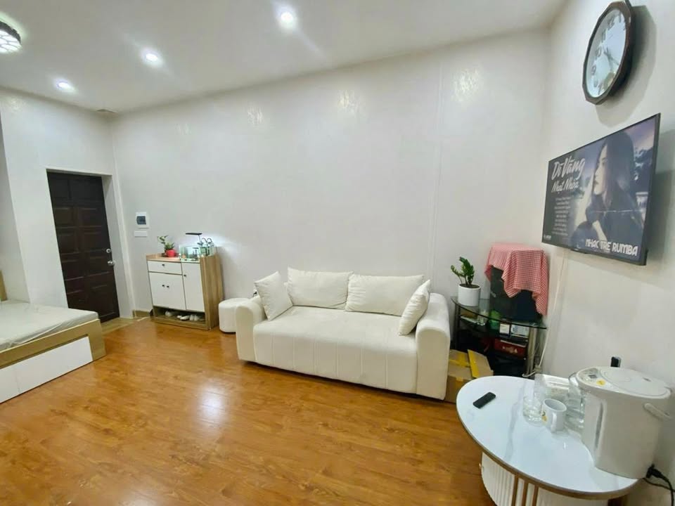 Căn hộ tập thể Lò Đúc, Hai Bà Trưng 17m² giá 2.XX tỷ - Gần phố cổ sầm uất!