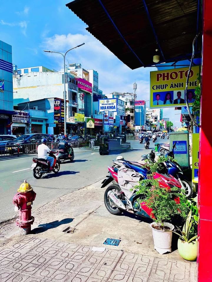 Nhà mặt tiền Hoàng Văn Thụ 75m² giá 19 tỷ - Vị trí đắc địa kinh doanh