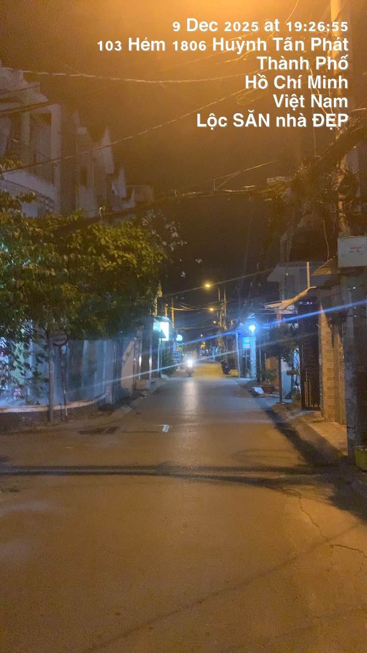 Nhà đẹp 3 tầng trên đường Huỳnh Tấn Phát, Nhà Bè giá 4.5 tỷ - Sẵn sàng vào ở!