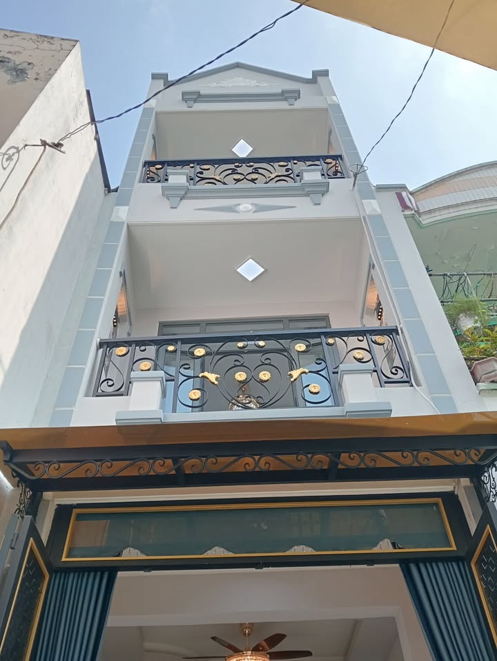 Nhà đẹp quận 8 39.6m² giá 4.68 tỷ - Ô tô vào tận nhà!