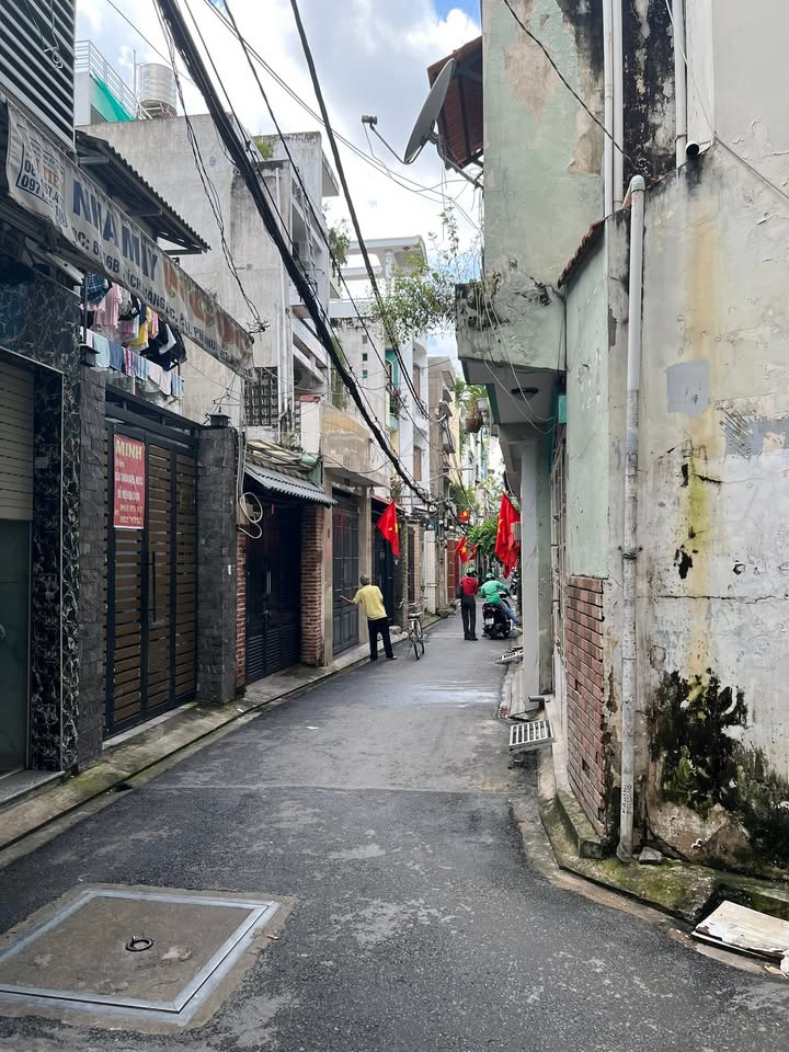 Nhà hẻm xe hơi 68/58B Thích Quảng Đức, Phú Nhuận 43m² giá 8.3 tỷ - Nhà mới đẹp, an ninh yên tĩnh!