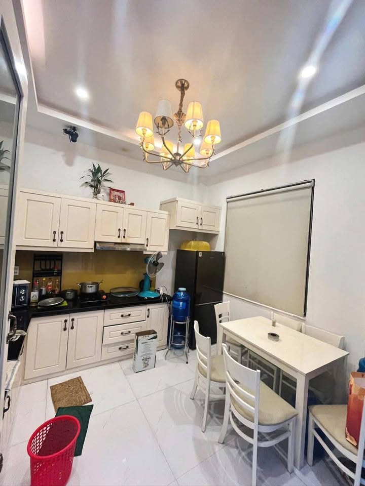 Nhà phố mặt tiền Đề Thám, Quận 1, 42m² giá 12 tỷ - Tiềm năng sinh lời vượt trội!