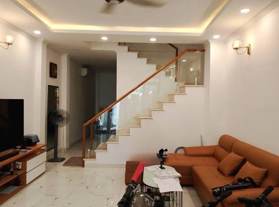 Nhà riêng Trần Hưng Đạo, Quận 1, 65m² giá 19 tỷ - Ô tô vào tận nhà!