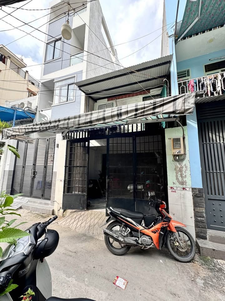 Nhà 2 tầng HXH Hàng Xanh 70m² giá 8.5 tỷ - Tiềm năng đầu tư lớn!