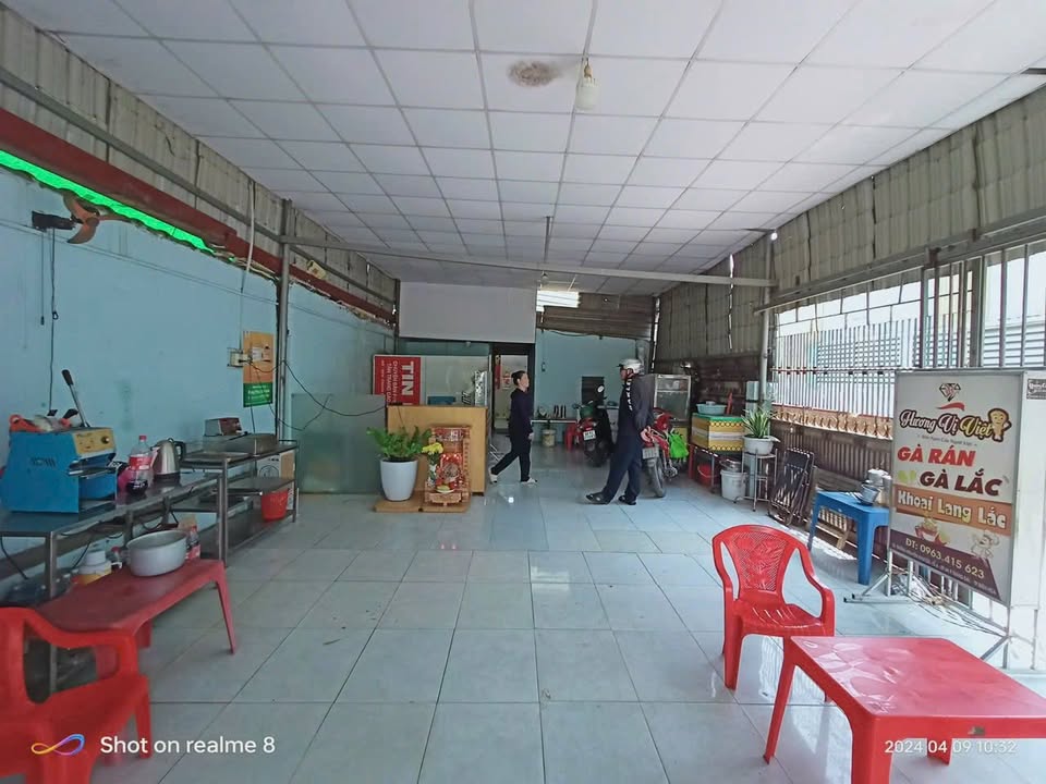 Mặt bằng kinh doanh cho thuê tại đường Nguyễn Khuyến, 108m² giá 9 triệu - Địa điểm lý tưởng cho mọi loại hình kinh doanh!