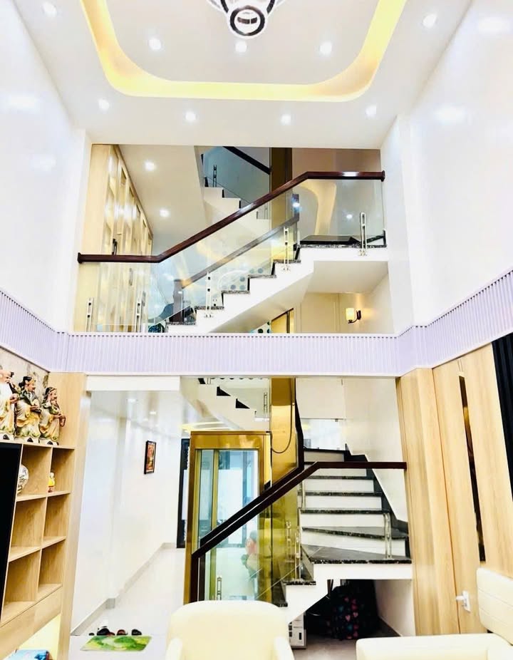 Nhà 5 Tầng Mặt Ngõ Phố Chợ Hàng, Hải Phòng 65m² giá 6.8 tỷ - Sẵn sàng vào ở!