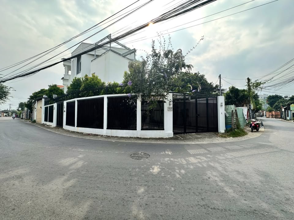 Nhà lô góc Phú Hòa - Thủ Dầu Một 171m² giá 5.5 tỷ - Kinh doanh sầm uất!