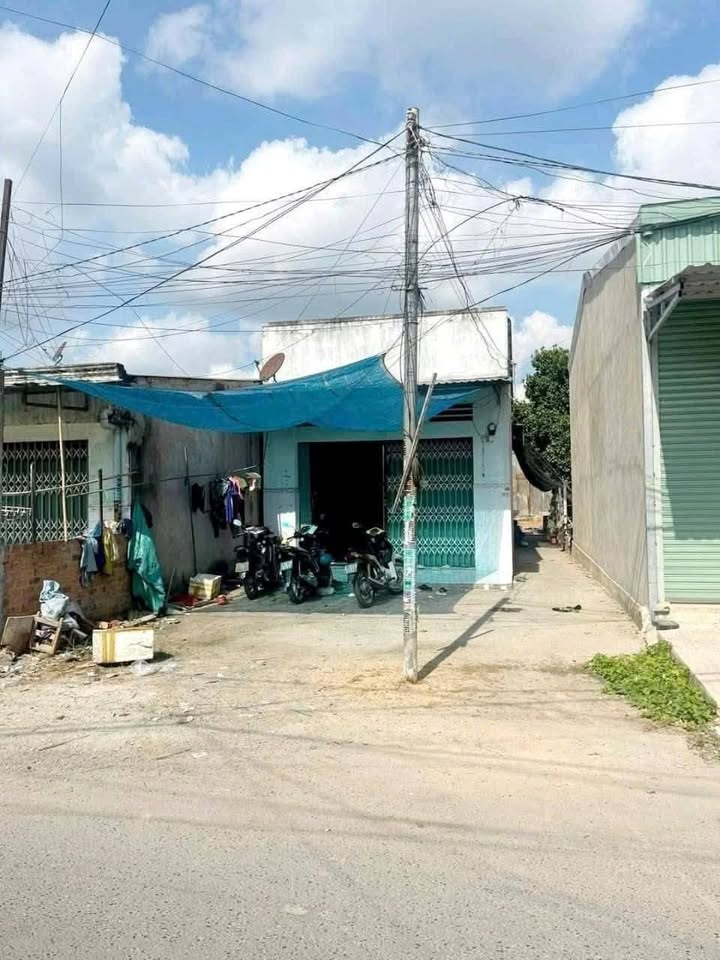 FrontHouse An Tây Bến Cát 175.5m² giá 2 tỷ - Vị trí kinh doanh sầm uất!