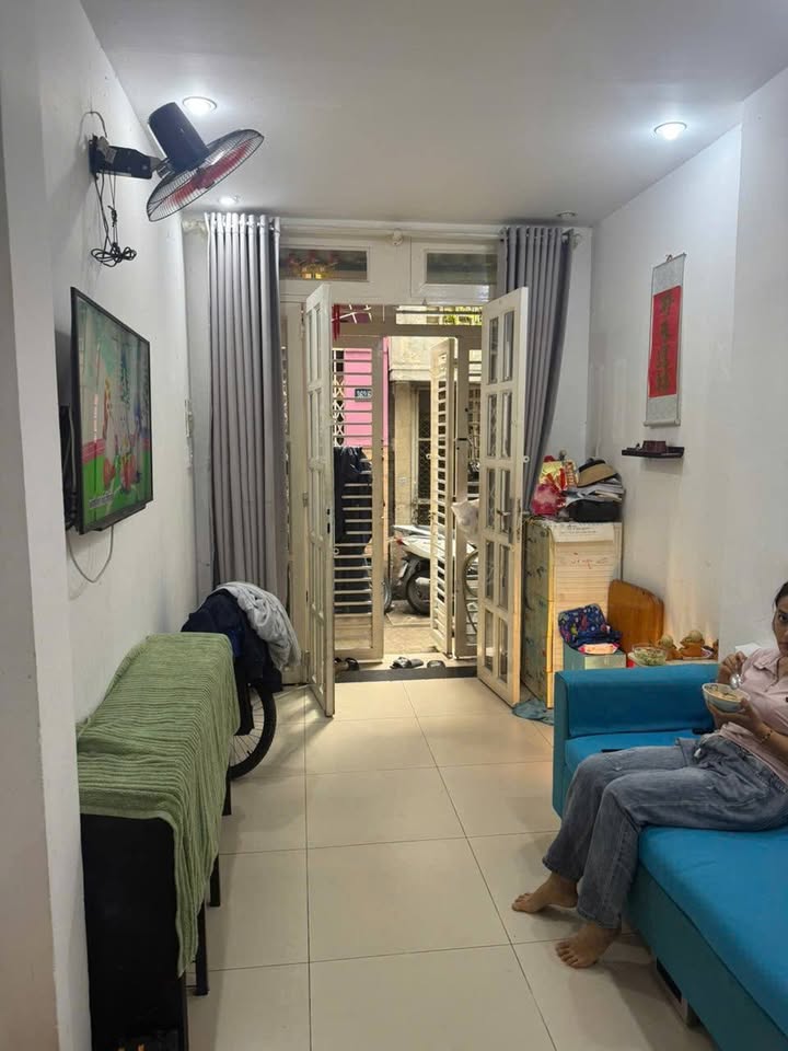 Nhà phố Tân Định, Quận 1 - 26.64m² giá 5.5 tỷ - Vị trí trung tâm, tiện ích đầy đủ!