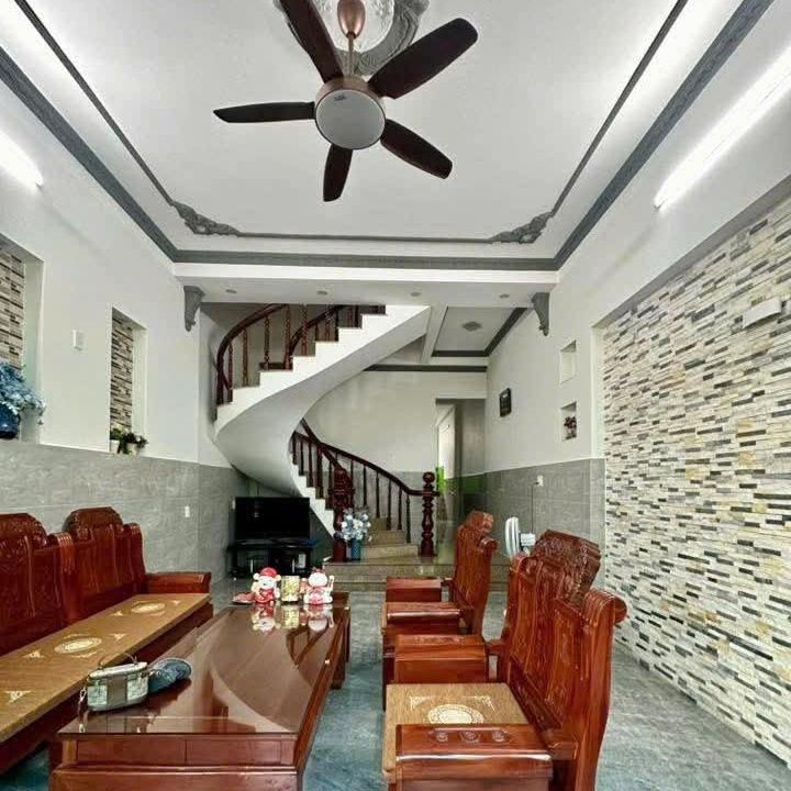 Nhà phố Hồ Tùng Mậu 63m² giá 13 tỷ - Vị trí vàng, ô tô đỗ cửa!